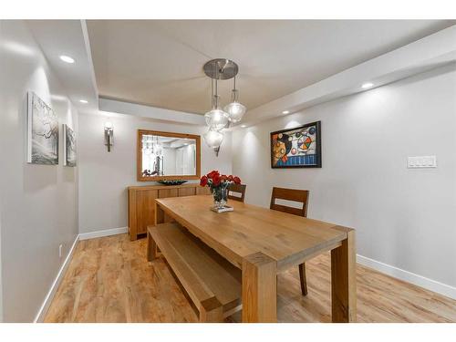 5128 Viceroy Drive Nw, Calgary, AB - Indoor Photo Showing Dining Room