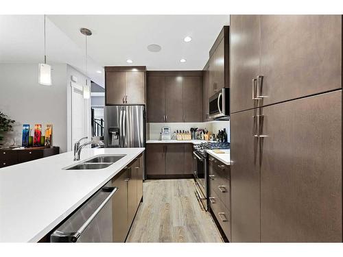 2014 35 Avenue Sw, Calgary, AB - Indoor Photo Showing Kitchen With Stainless Steel Kitchen With Double Sink With Upgraded Kitchen