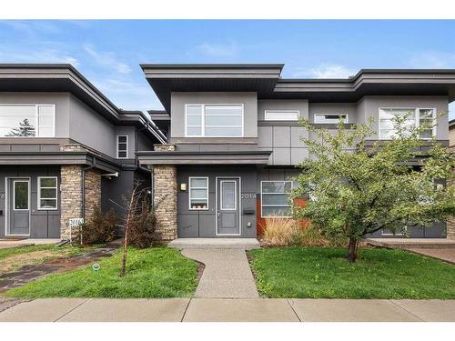 2014 35 Avenue Sw, Calgary, AB - Outdoor With Facade