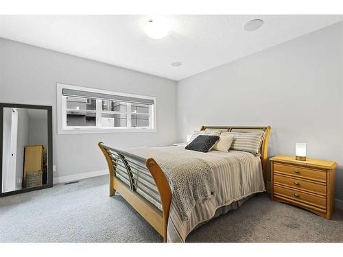 2014 35 Avenue Sw, Calgary, AB - Indoor Photo Showing Bedroom