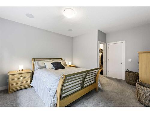 2014 35 Avenue Sw, Calgary, AB - Indoor Photo Showing Bedroom