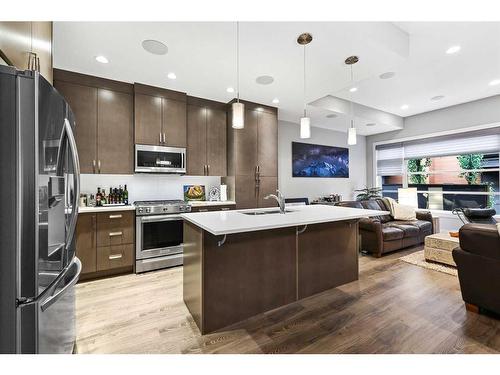 2014 35 Avenue Sw, Calgary, AB - Indoor Photo Showing Kitchen With Stainless Steel Kitchen With Upgraded Kitchen