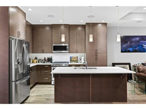 2014 35 Avenue Sw, Calgary, AB - Indoor Photo Showing Kitchen With Stainless Steel Kitchen With Upgraded Kitchen