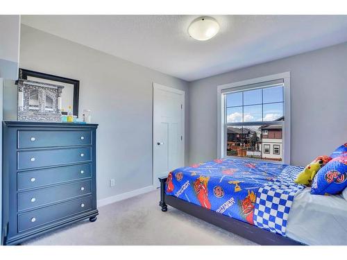 7 Kingsbury Close Se, Airdrie, AB - Indoor Photo Showing Bedroom