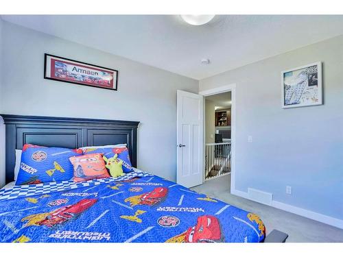 7 Kingsbury Close Se, Airdrie, AB - Indoor Photo Showing Bedroom