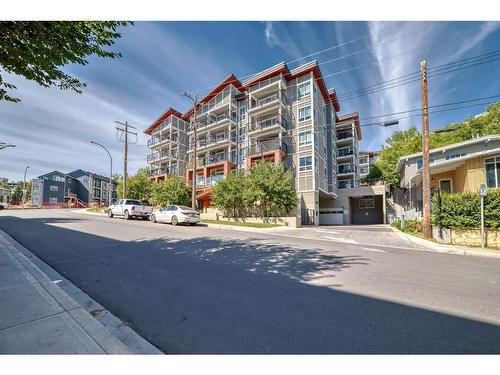 211-510 Edmonton Trail Ne, Calgary, AB - Outdoor With Balcony With Facade