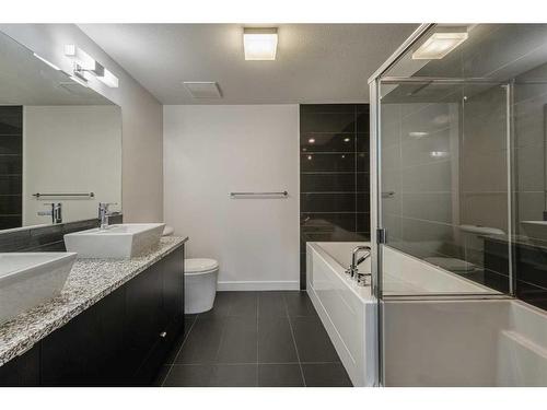 110-45 Aspenmont Heights Sw, Calgary, AB - Indoor Photo Showing Bathroom