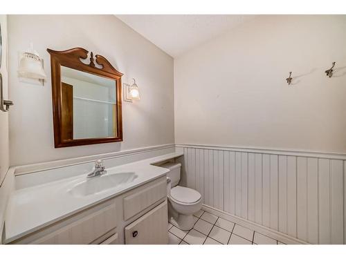 309-1001 68 Avenue Sw, Calgary, AB - Indoor Photo Showing Bathroom