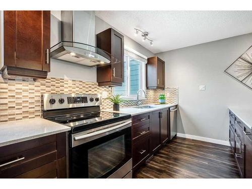 8-8533 Silver Springs Road Nw, Calgary, AB - Indoor Photo Showing Kitchen With Upgraded Kitchen