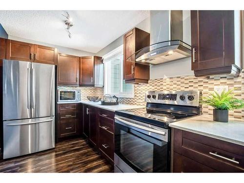 8-8533 Silver Springs Road Nw, Calgary, AB - Indoor Photo Showing Kitchen With Upgraded Kitchen