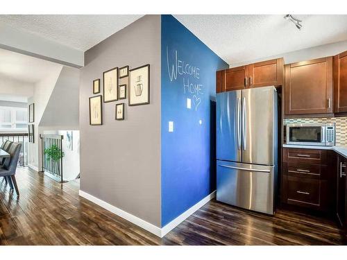 8-8533 Silver Springs Road Nw, Calgary, AB - Indoor Photo Showing Kitchen