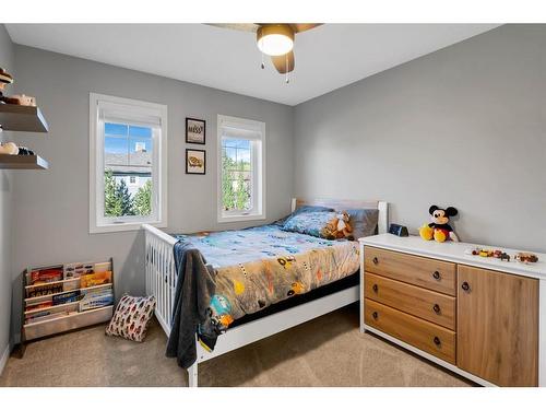 129 Chaparral Valley Drive Se, Calgary, AB - Indoor Photo Showing Bedroom