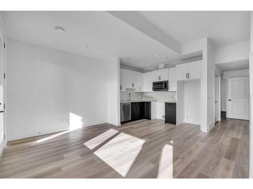 46 Herron Street Ne, Calgary, AB - Indoor Photo Showing Kitchen