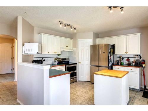 235 Arbour Wood Close Nw, Calgary, AB - Indoor Photo Showing Kitchen