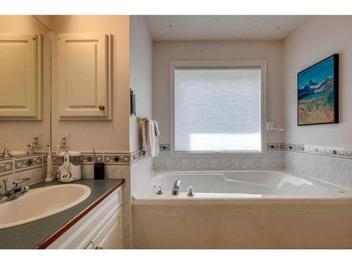 235 Arbour Wood Close Nw, Calgary, AB - Indoor Photo Showing Bathroom