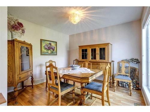 235 Arbour Wood Close Nw, Calgary, AB - Indoor Photo Showing Dining Room