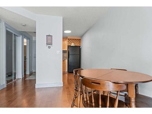 103-333 5 Avenue Ne, Calgary, AB - Indoor Photo Showing Dining Room