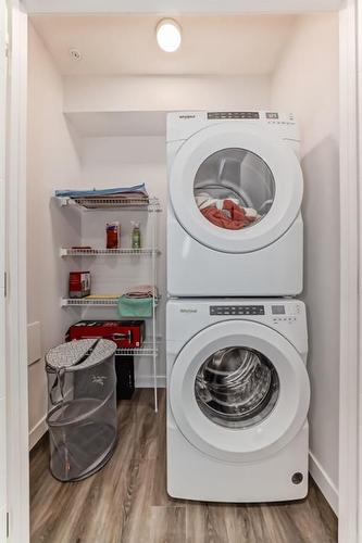 2315-350 Livingston Common Ne, Calgary, AB - Indoor Photo Showing Laundry Room