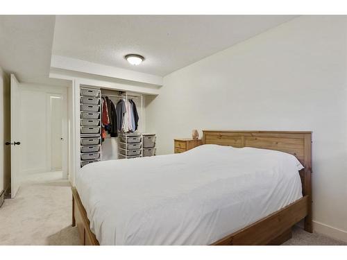 1-2637 1 Avenue Nw, Calgary, AB - Indoor Photo Showing Other Room