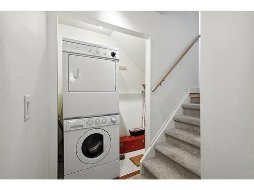 1-2637 1 Avenue Nw, Calgary, AB - Indoor Photo Showing Bedroom