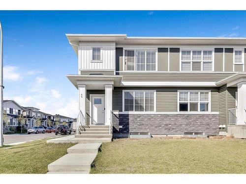 44 Red Embers Manor Ne, Calgary, AB 