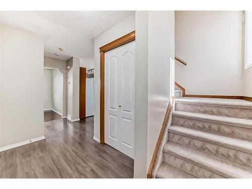 42 Somerside Place Sw, Calgary, AB - Indoor Photo Showing Other Room