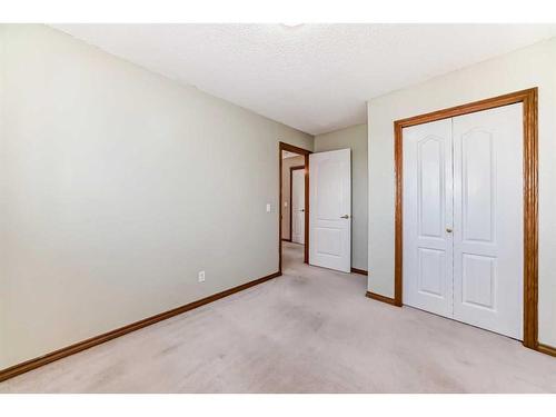 42 Somerside Place Sw, Calgary, AB - Indoor Photo Showing Other Room