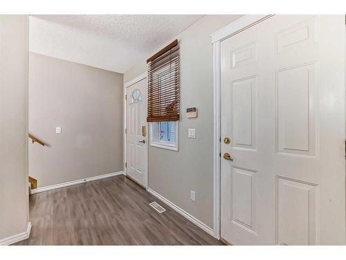 42 Somerside Place Sw, Calgary, AB - Indoor Photo Showing Other Room