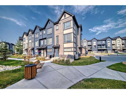 310-15 Evanscrest Park Nw, Calgary, AB - Outdoor With Facade