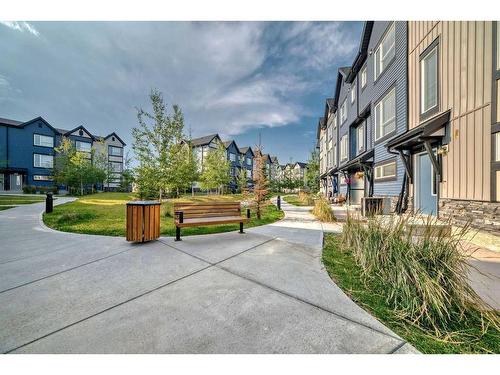 310-15 Evanscrest Park Nw, Calgary, AB - Outdoor With Facade