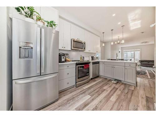 310-15 Evanscrest Park Nw, Calgary, AB - Indoor Photo Showing Kitchen With Upgraded Kitchen