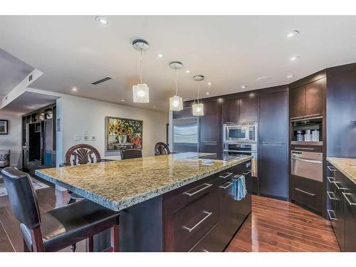 801A-500 Eau Claire Avenue Sw, Calgary, AB - Indoor Photo Showing Kitchen With Upgraded Kitchen