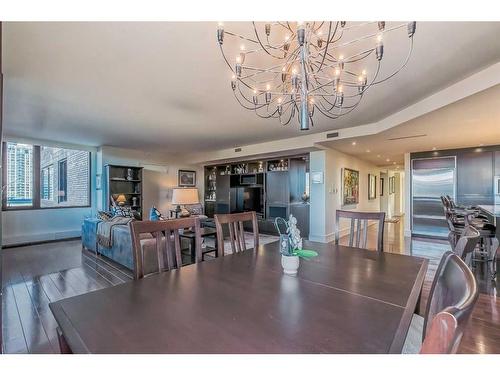 801A-500 Eau Claire Avenue Sw, Calgary, AB - Indoor Photo Showing Dining Room