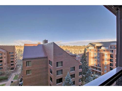 801A-500 Eau Claire Avenue Sw, Calgary, AB - Outdoor