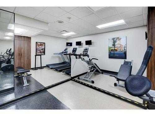 801A-500 Eau Claire Avenue Sw, Calgary, AB - Indoor Photo Showing Gym Room