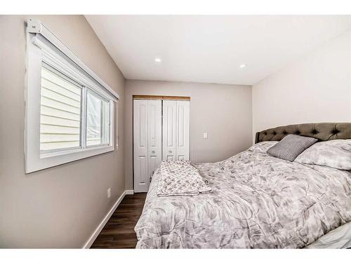 1931 7 Avenue Se, Calgary, AB - Indoor Photo Showing Bedroom