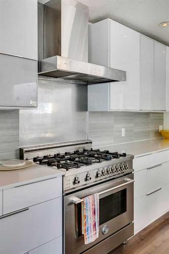 163 Oakmount Road Sw, Calgary, AB - Indoor Photo Showing Kitchen With Stainless Steel Kitchen With Upgraded Kitchen