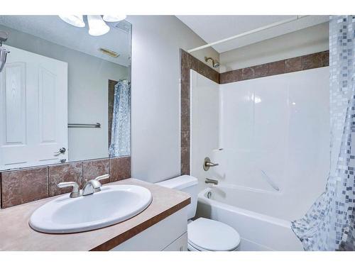 277 West Creek Boulevard, Chestermere, AB - Indoor Photo Showing Bathroom