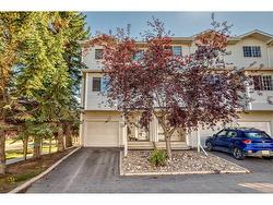 527 Hawkstone Manor NW Calgary, AB T3G 3X2