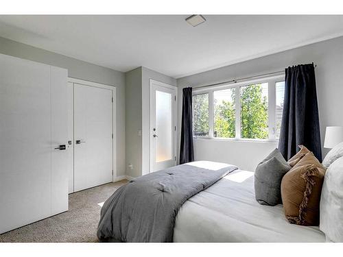 65 30 Avenue Sw, Calgary, AB - Indoor Photo Showing Bedroom