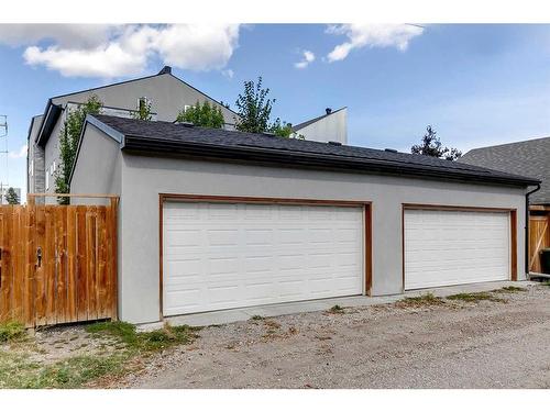 65 30 Avenue Sw, Calgary, AB - Outdoor With Exterior