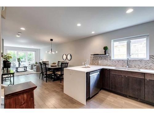 65 30 Avenue Sw, Calgary, AB - Indoor Photo Showing Kitchen