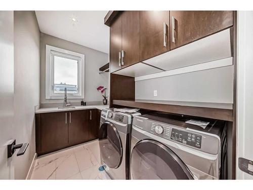 615 19 Avenue Nw, Calgary, AB - Indoor Photo Showing Laundry Room