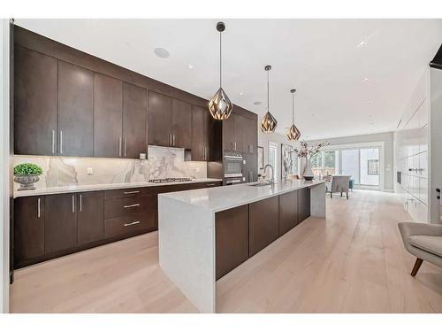 615 19 Avenue Nw, Calgary, AB - Indoor Photo Showing Kitchen With Upgraded Kitchen