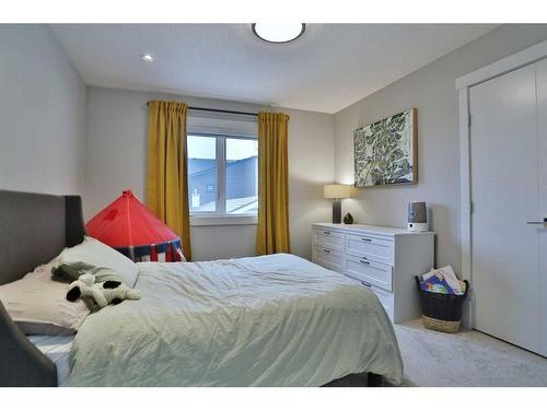 514 28 Avenue Nw, Calgary, AB - Indoor Photo Showing Bedroom