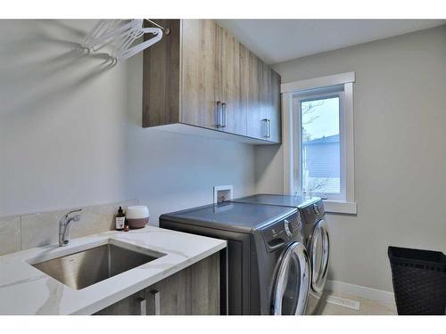 514 28 Avenue Nw, Calgary, AB - Indoor Photo Showing Laundry Room