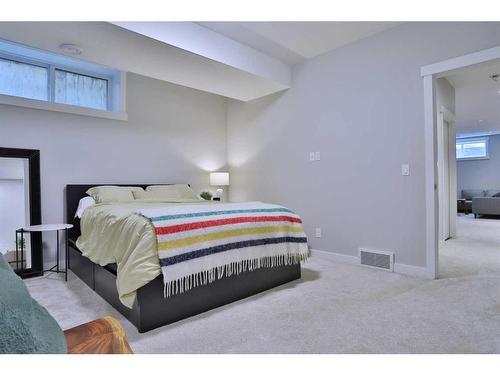 514 28 Avenue Nw, Calgary, AB - Indoor Photo Showing Bedroom