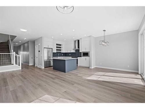 279 Greenwich Drive, Calgary, AB - Indoor Photo Showing Kitchen With Upgraded Kitchen