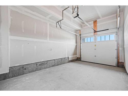 279 Greenwich Drive, Calgary, AB - Indoor Photo Showing Garage