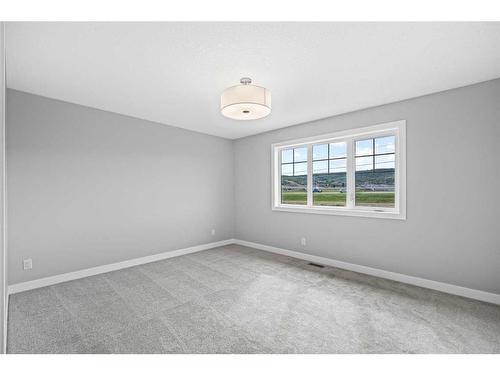 279 Greenwich Drive Nw, Calgary, AB - Indoor Photo Showing Other Room